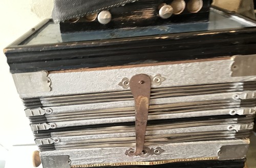 Melodeon stops accordion - 4,