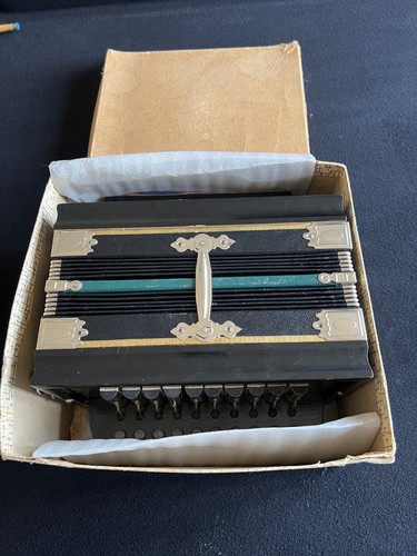 Vintage squeezebox accordian - vintage,